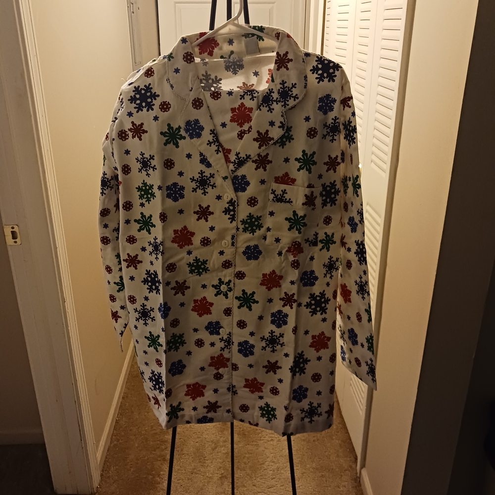 New Snowflake Print Pajama Top